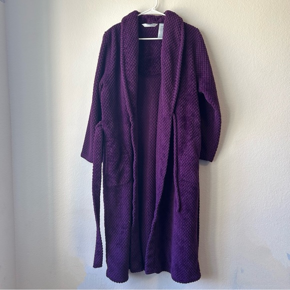 jasmine rose Other - Jasmine Rose Robe Women’s Large Purple Textured Belt Sleepwear Cozy Plush